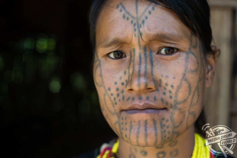 Members Of The Myanmar Chin Tribe Show Their Permanently Scarring ...