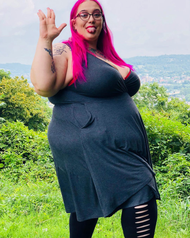 Worshipped As A Fat Goddess This Twenty One Stone Woman Aspires To Be Heaviest Woman Ever