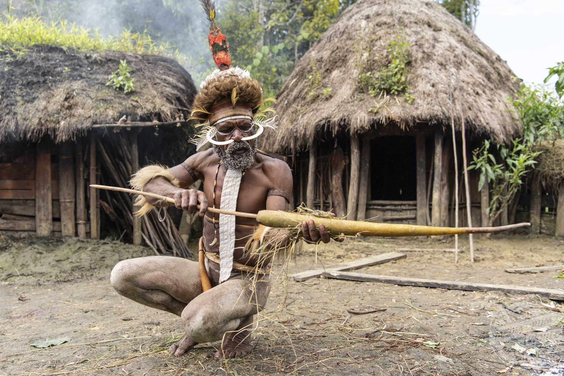 Племя гвинея. Папуа новая Гвинея племя Дани. Племя Дани новая Гвинея. Племя Асмат Папуа новая Гвинея.